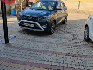Xuv 300 w8 call 6230982686