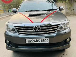 Toyota Fortuner 4*4 call 8368114731