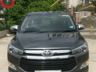 TOYOTA INNOVA CRYSTA–9810145940